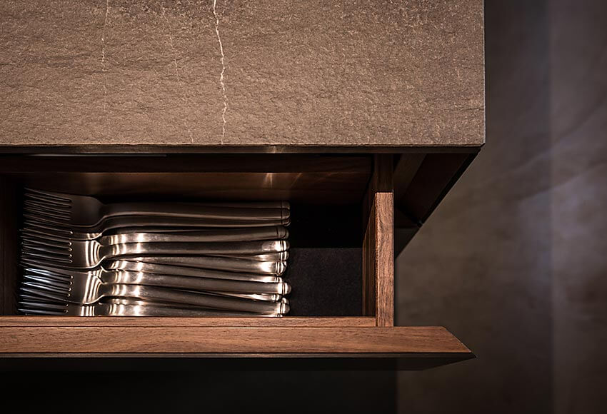 Kücheninsel: Schublade mit integrierte Griffleiste
