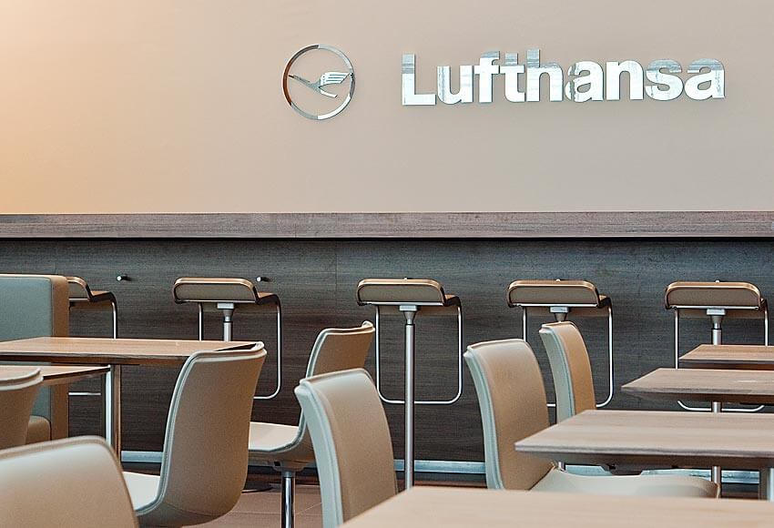Lufthansa Lounge: Bar Aufenthaltsbereich